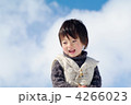 さわやかな空と子供