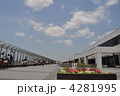 初夏の成田空港展望デッキ