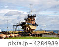 4284989