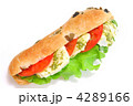 モッツァレラチーズとトマトのサンドイッチ