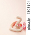 羊毛ヘビと桃の花(ヘビ下縦) 羊毛ヘビと桃の花(ヘビ下縦)