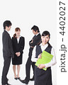 休憩する社員