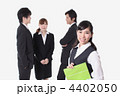 休憩する社員