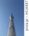 まっすぐ伸びるスカイツリー