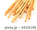 4439196