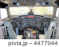 機内