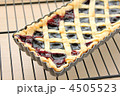 カシスとブルーベリーのタルト
