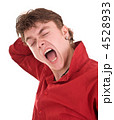 4528933