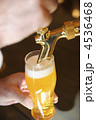 ビールサーバーで注ぐ生ビール
