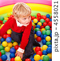 4558021