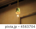 裸電球のペンダントライト