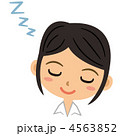 眠る女の子