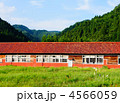 山村の廃屋