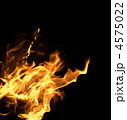 4575022