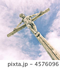 4576096
