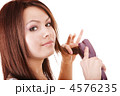 4576235