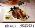 仔牛肉のパイ添え