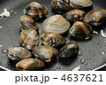 アサリを炒める