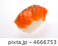 raw salmon sushi, サーモン