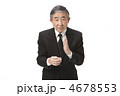 お焼香する男性