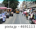 アレキサンドリアの下町を走るトラム