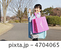 楽しい買い物　モデル：大友　歩
