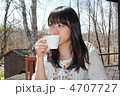 女性　カフェ　コーヒー　カフェオレ　喫茶店　ペンション　高原　原村　信州　長野県　屋外　ベランダ　