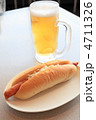 おいしいホットドックと生ビール
