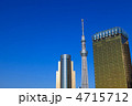 東京スカイツリーと高層ビル群