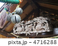 貴船神社の祠の龍の彫り物（右側から）
