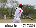 野球のバッティングでジャストミート直前の瞬間をとらえた写真