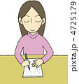 手紙を書く女性