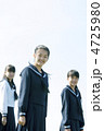 微笑む3人の中学生