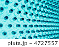 4727557