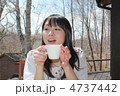 女性　カフェ　コーヒー　カフェオレ　喫茶店　ペンション　高原　原村　信州　長野県　屋外　ベランダ　 