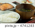 日本の食事　ご飯と味噌汁
