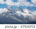 4764058