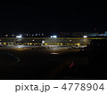 夜の成田空港