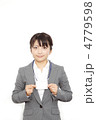 名刺とビジネスウーマン　モデル：大友　歩