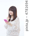 若い女性（スマホ）