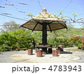 青空と休憩所　A Resting Place under the Blue Sky