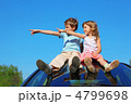 4799698