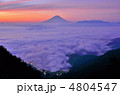 雲海の朝と富士山