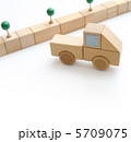 5709075