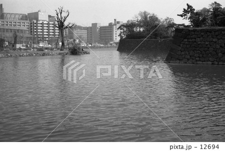 昭和の風景・皇居・大手掘、大手町方面を望む 昭和43年 昭和の風景・皇居・大手掘、大手町方面を望む 昭和43年 12694