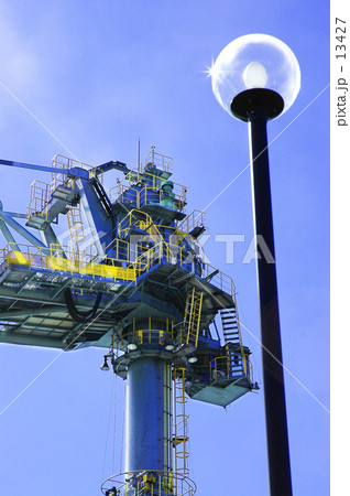 複雑なメカ VS 簡素なフォルム 13427