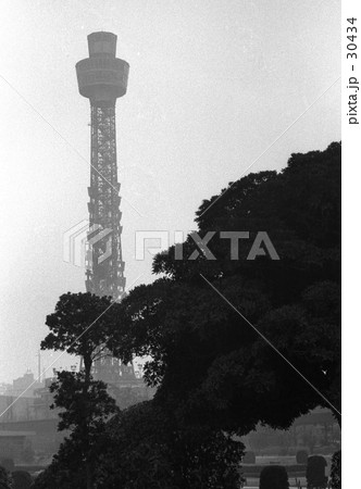 横浜・マリンタワー 昭和45年1月の写真素材 [30434] - PIXTA