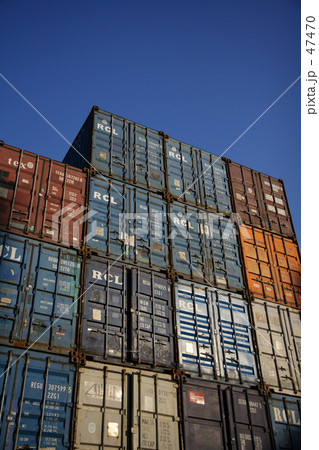 空とコンテナ 47470