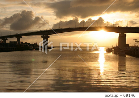 沖縄泊大橋の夕景 69146