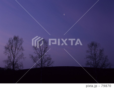 日の出前 日の出前 79870